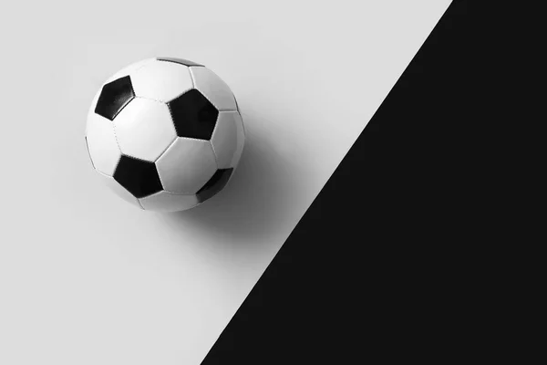 Pelota Fútbol Sobre Fondo Blanco Negro — Foto de Stock