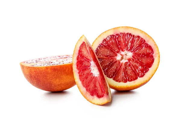 Ízletes Vágott Vér Narancs Gyümölcs Fehér Alapon — Stock Fotó