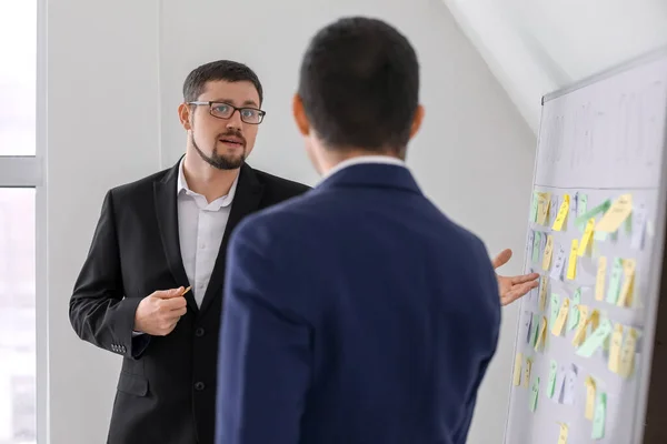 Male Colleagues Working Business Plan Scrum Task Board Office — Stock Photo, Image