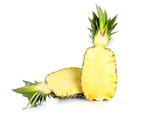 Hälften Frisch Geschnittener Ananas Auf Weißem Hintergrund — Stockfoto