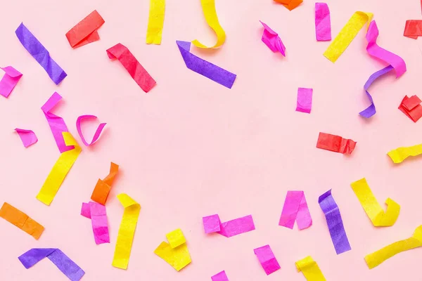 Quadro Feito Confete Colorido Fundo Rosa — Fotografia de Stock
