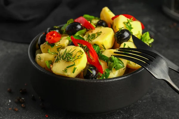Bowl Tasty Potato Salad Vegetables Dark Background Closeup — Stock Photo, Image