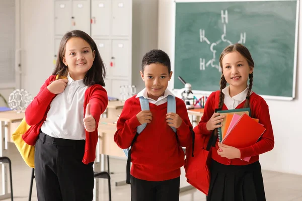 Little Children Backpacks Science Classroom — Stock Photo, Image