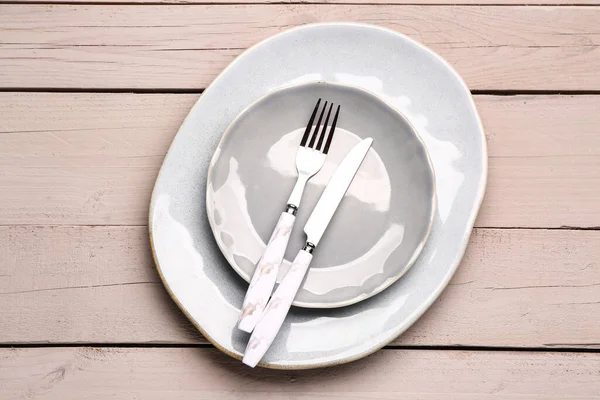Plates Fork Knife White Wooden Background — Stock Photo, Image