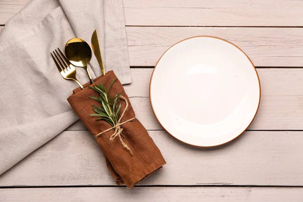 Napkin Set Cutlery Plate White Wooden Background — Stock Photo, Image