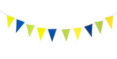 Beyaz arka planda Festa Junina için renkli bayraklar