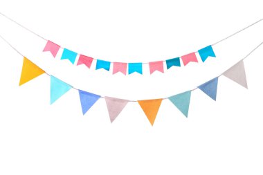 Beyaz arka planda Festa Junina için renkli bayraklar