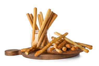Beyaz arka planda izole edilmiş lezzetli İtalyan Grissini ahşap tahta.