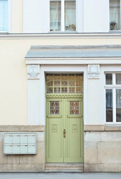 View Residential Building Green Wooden Door Windows — Stock Photo, Image