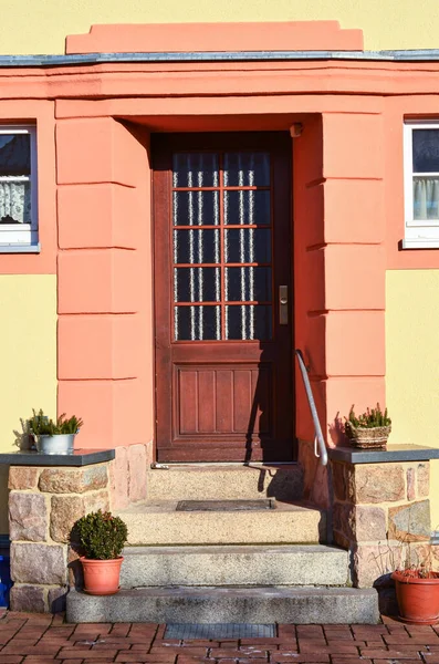 View Beautiful Building Wooden Door Steps — Stock Photo, Image