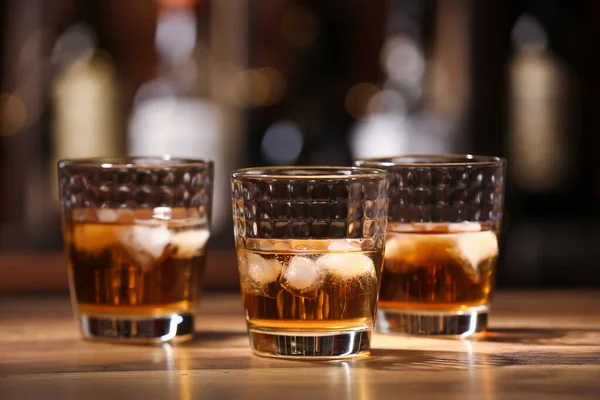 Copos Rum Frio Mesa Bar — Fotografia de Stock