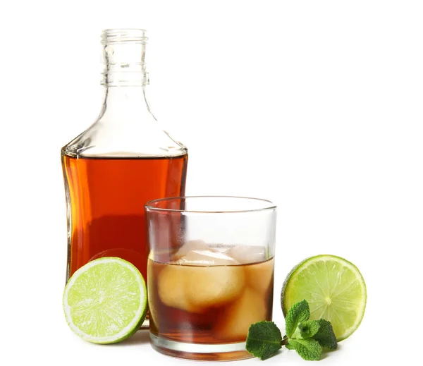 Palack Üveg Hideg Rum Citrommal Fehér Alapon — Stock Fotó
