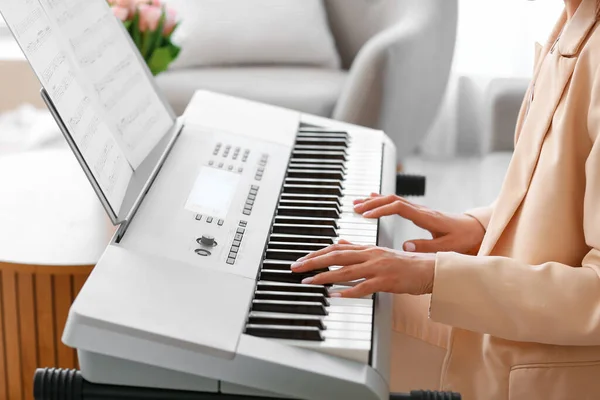 Young Female Musician Playing Synthesizer Home — Stock Photo, Image