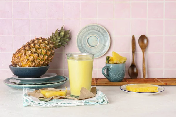 Glass Tasty Pineapple Smoothie Table Kitchen — Stock Photo, Image