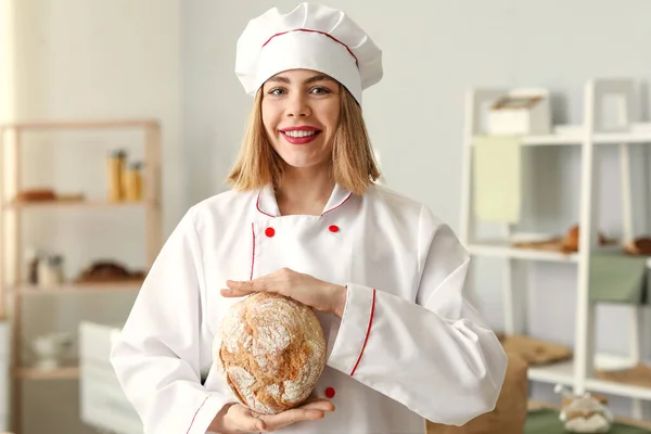 Female Baker Fresh Bread Kitchen — Foto Stock