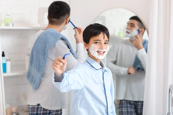 Morning Father His Little Son Shaving Bathroom — Stock Photo, Image