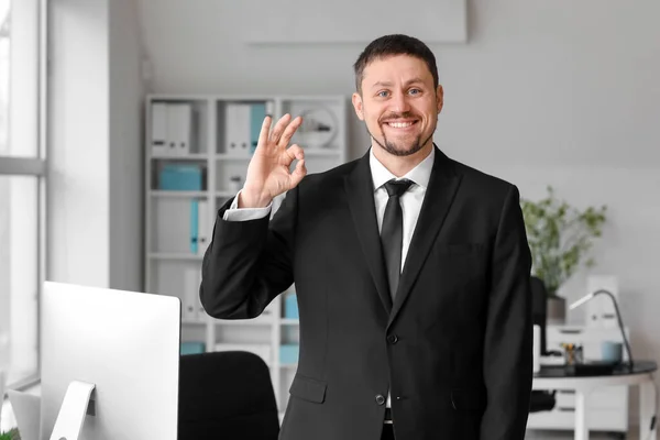 Male Accountant Showing Office — Stock Photo, Image