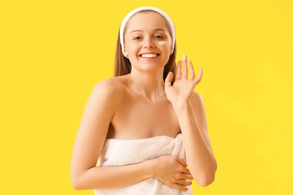 Young Woman Smear Turmeric Mask Yellow Background — Stock Photo, Image