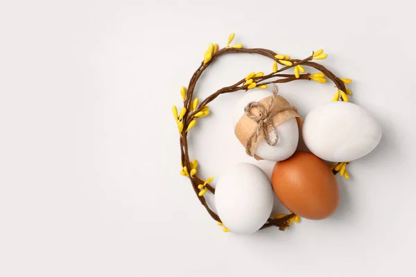 Easter Eggs Tied String Floral Decor Isolated White Background — Stock Photo, Image