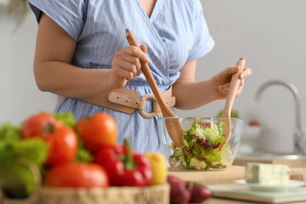 Young Woman Making Vegetable Salad Kitchen Closeup — Stock Photo, Image