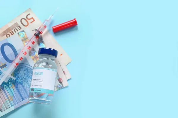 Insulina Con Jeringa Dinero Sobre Fondo Azul Concepto Medicina Costosa — Foto de Stock