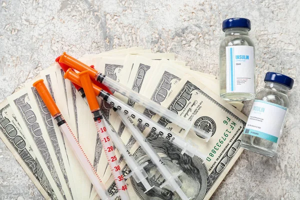 Insulina Con Jeringas Dinero Sobre Fondo Grunge Concepto Medicina Costosa — Foto de Stock