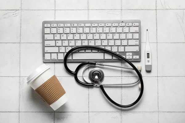 Stethoscope Keyboard Coffee Light Background — Stock Photo, Image