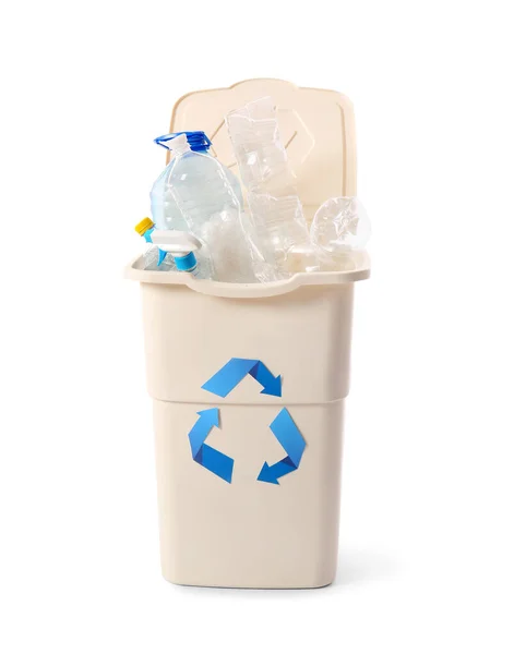 Tartály Műanyag Hulladékkal Elszigetelt Fehér Újrahasznosítási Koncepció — Stock Fotó