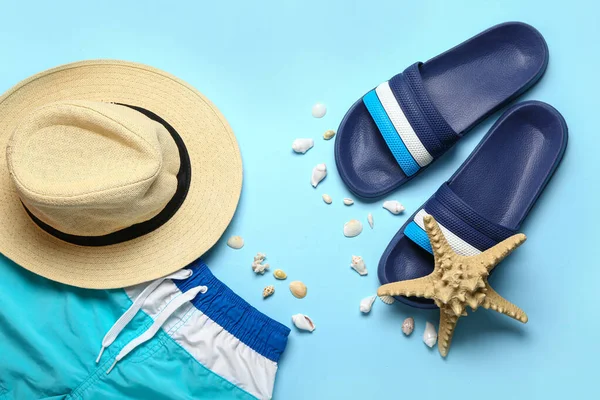 Flip Flops Seashells Hat Shorts Blue Background — Stock Photo, Image
