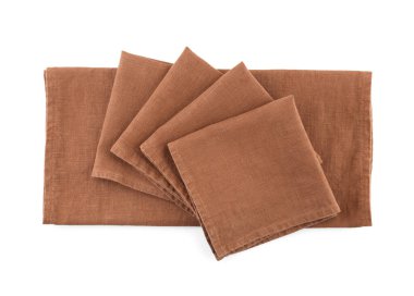 Beyaz arkaplanda izole edilmiş katlanmış peçeteler