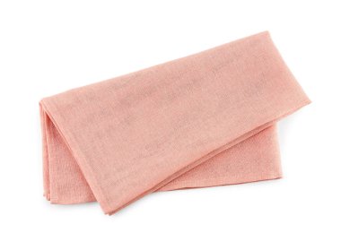 Beyaz arka planda katlanmış pembe peçete