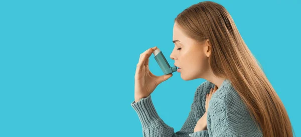 Sick Young Woman Using Inhaler Light Blue Background Space Text — Stock Photo, Image