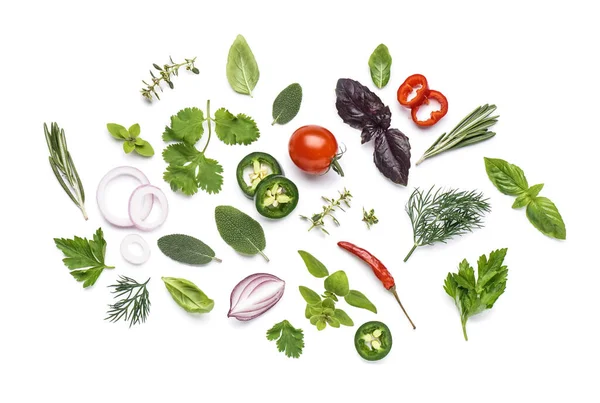 Komposition Mit Frischen Kräutern Und Gemüse Isoliert Auf Weißem Hintergrund — Stockfoto
