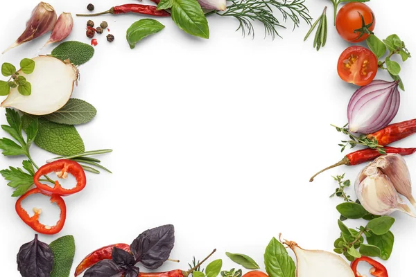 Ramka Wykonana Świeżych Ziół Aromatycznych Przypraw Warzyw Białym Tle Zbliżenie — Zdjęcie stockowe