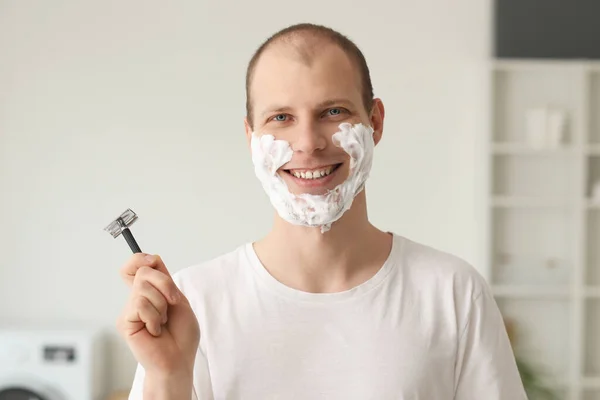Young Man Shaving Bathroom — Stock Photo, Image