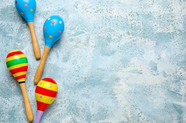 Grunge arka planında Meksika marakas