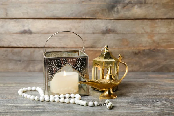 Muslim Lamps Prayer Beads Wooden Background — Stock Photo, Image