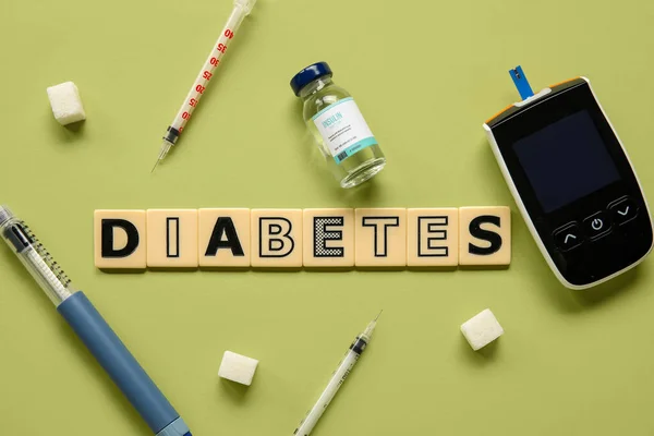 Word Diabetes Glucometer Insulin Lancet Pen Sugar Green Background Diabetes — Stock Photo, Image