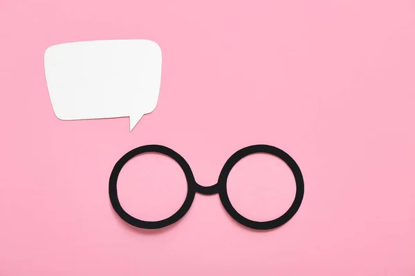 Paper Eyeglasses Speech Bubble Pink Background Dialogue Concept — Stock Photo, Image