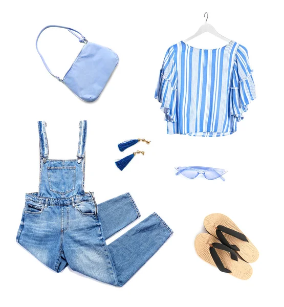 Stilvoller Weiblicher Sommer Look Blauen Farben Auf Weißem Hintergrund — Stockfoto