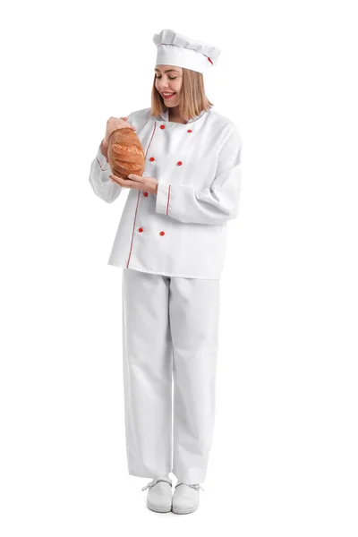 白い背景に新鮮なパンを持つ女性パン屋 — ストック写真