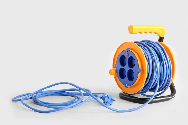 Naviják Elektrický Kabel Prodloužení Izolovaných Bílém Pozadí — Stock fotografie