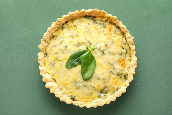 Delicious Quiche Spinach Leaves Green Background — Stock Photo, Image