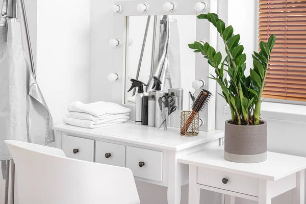 Hair Sprays Scissors Brushes Table Beauty Salon — Stock Photo, Image