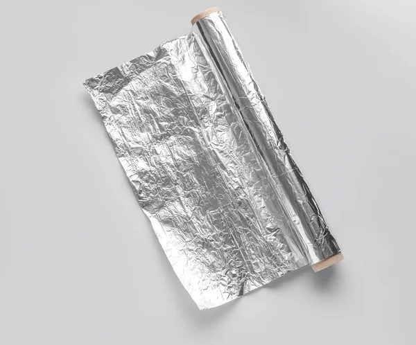 Алюминиевая Фольга Белом Фоне — стоковое фото