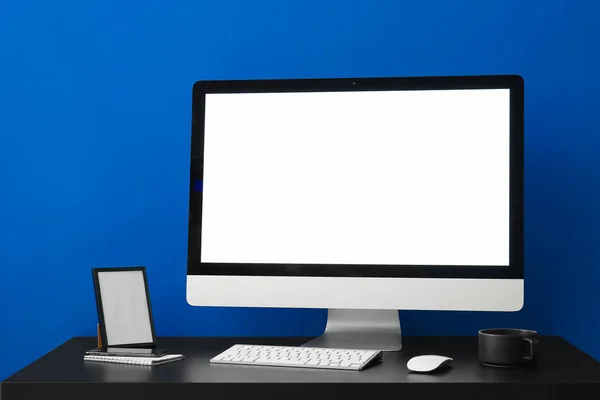 Workplace Computer Frame Cup Blue Wall — Stock Photo, Image
