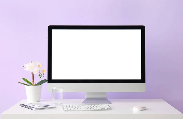 Workplace Computer Mobile Phone Flower Lilac Wall — Stock Photo, Image
