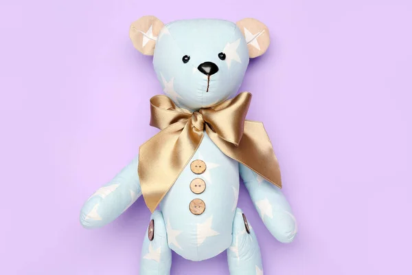 Іграшковий Ведмідь Бузковому Фоні — стокове фото