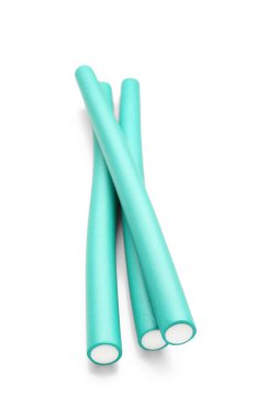 Beyaz arka plan üzerinde izole saç curlers