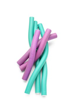Beyaz arka plan üzerinde izole saç curlers